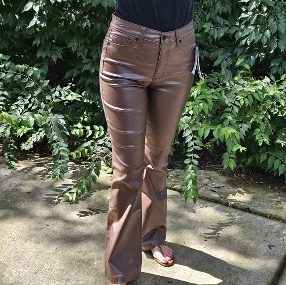 Sofia Jeans Melissa High-Rise Flare - Picture 2 of 8